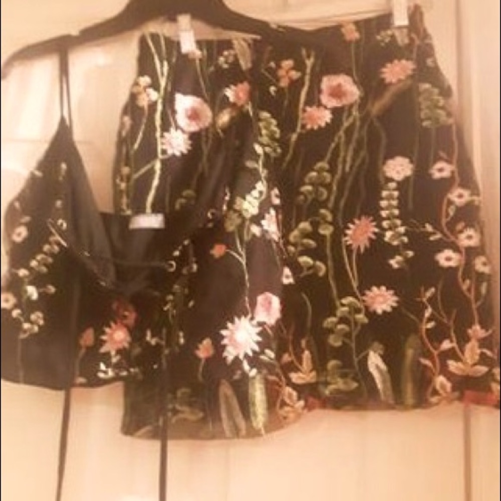 Two piece skirt set